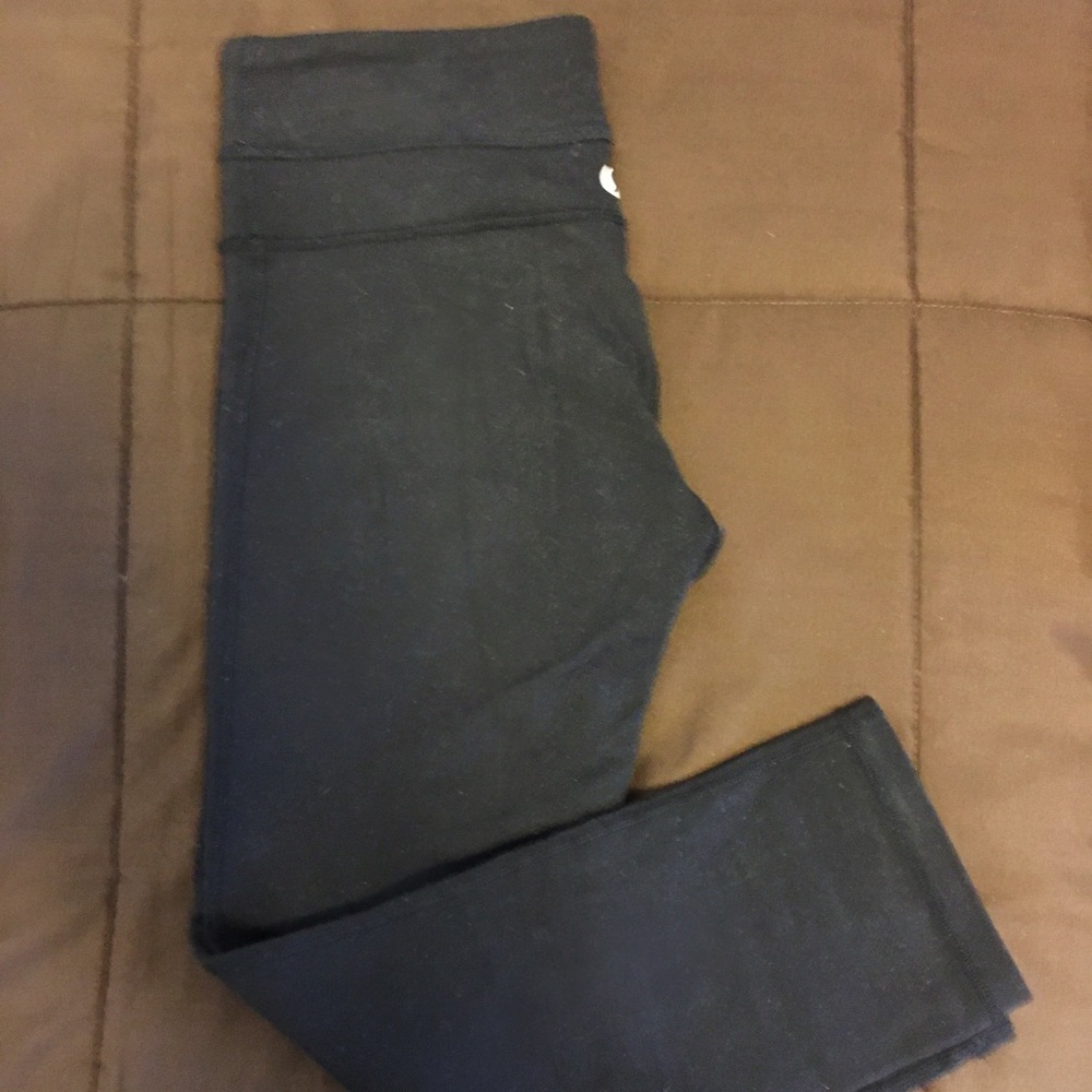 Lululemon Black Fitted Capri